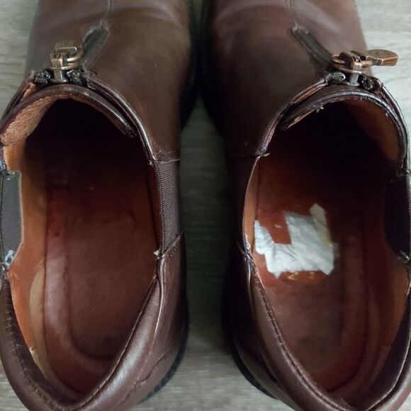 Donald J Pliner Brown Wedged Bootie Size 5M - Picture 9 of 10